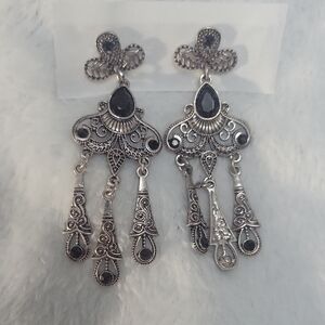 5/$20**Pair Of Black And Silver Cotume Jewelry